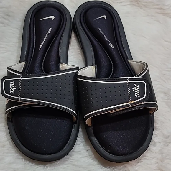 Nike comfort footbed soft foam slides beach vacation 360883-011 Sz10 black white Nike Women Comfort Footbed US 10 Black Sandal | Mercari main image 3